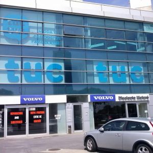 RB Rótulos diseño y fabricación de vinilos comerciales